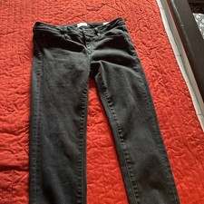 Die Damenjeans stammt von der