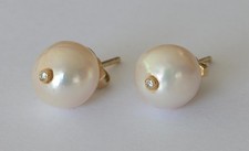 Zwei 18 Karat Gold-Ohrstecker