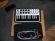 Akai MPK Mini Mk3 MIDI Keyboard-Controller (MPKMINI3W)
