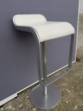 1 von 6 Barhockern, Original