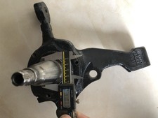 VW T3 Bus Achsschenkel  251AGGE  Vorne Links ab Bj.83 Mit Radlagersatz