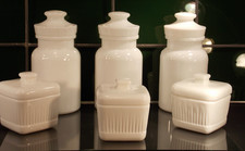 6 antike Vorratsdosen Deckeldosen Opalglas weiß "Nestlé" "PLUS"