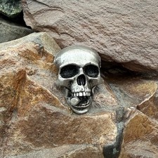 Totenkopf Rauchen eine