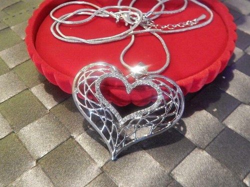 Filigranes herz mit - filigranes, kleinem