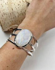 Schöne Regenbogen Mondstein