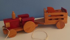 Traktor mit Anhänger und Pferd aus Holz zum Hinterherziehen für Kleinkinder