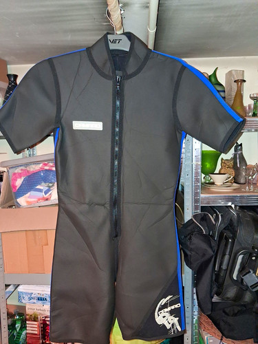 Schwimmanzug shortie - schwimmanzug,
