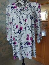 Damen, Shirtbluse, 5XL, 50/52, Neu, 3/4 Arm, weiss , mit blau roten Blüten
