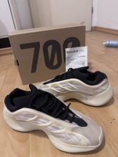Adidas Yeezy Boost 700 V3