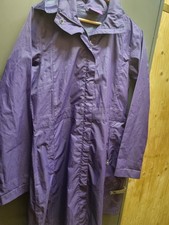 Hübscher Regenmantel