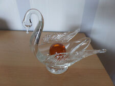 Schwan aus Glas mit Dekokugel 