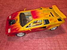 Bburago 1:18 Lamborghini Countach Flammen u. Stier Airbrush Modellauto ohne OVP