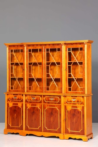 Traumhafte englische vitrine - traumhafte,
