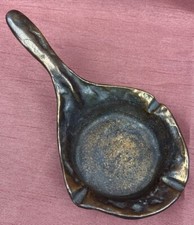 Dekorativer Aschenbecher