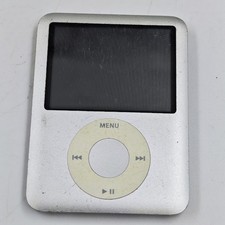 Apple iPod A1236 8GB Silber - Aktiv, Kratzer, Keine Verpackung