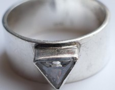 Ring dreieckiger Zirkonia 925