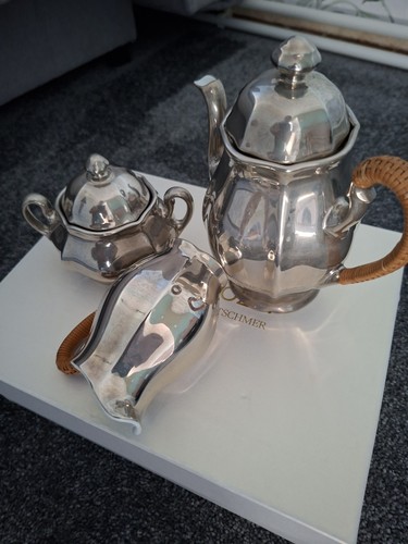 Kaffeekanne mit milch - mit, milch-