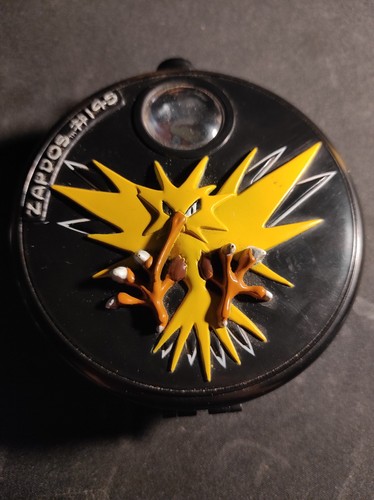 Vintage 2000 pokemon zapdos - vintage,