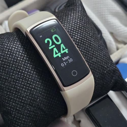 Beige fitnessuhr mit - fitnessuhr,