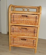 Rattanregal mit 3 Schüben