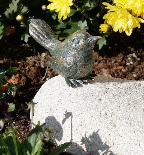 Bronzefigur vogel sitzend 6cm - vogel,