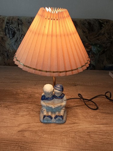Nachttischlampe mit