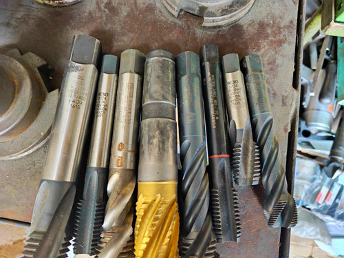 Maschinengewindebohrer m24 - 8x,