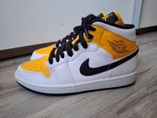 Nike Air Jordan 1 Mid Laser Orange EU 40.5