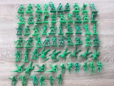 Figuren Konvolut JEAN HÖFLER 65 unbemalte COWBOYS grüntöne ( keine doppelten)