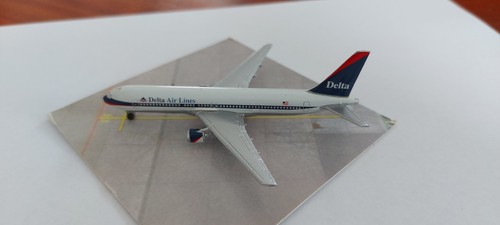Flugzeugmodell boeing 767 300 - flugzeugmodell, 767-300
