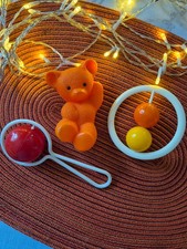 DDR Plastik Teddybär 2 x Babyklapper Rassel