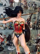 WONDER WOMAN PREMIUM FORMAT