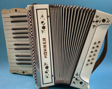 Antikes Piano Akkordeon