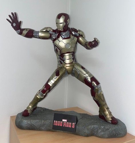 Statue iron man - statue,