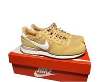 Nike Internationalist