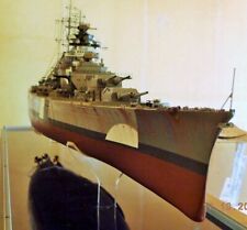 Schlachtschiff Bismarck  Fertigmodell 1:200  von Trumpeter