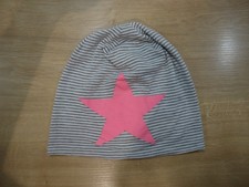 Mütze Beanie Jerseystoff grau/weiß geringelt großer pinker Stern Vorderseite