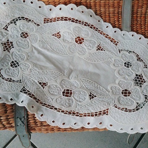 Tischdecke oval mit stickerei - tischdecke,