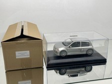 UNIVERSAL HOBBIES UH4500 RENAULT CLIO V6 SPORT 2000 -SILVER 1:18- POOR IN BOX