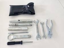 SUZUKI AN 400 WVAU BURGMAN Bordwerkzeug Werkzeug (für Rahmen Motor)  K1 K2