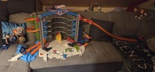 Hot Wheels Megacity Parkgarage mit Hai-Angriff XXL Parkhaus Ultimate Garage
