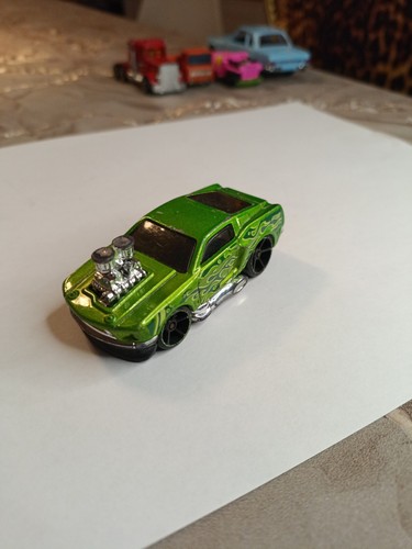 Hot wheels mustang - hot,