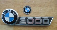 Altes Auto Emblem BMW 2000 + weiteres Abzeichen als Zugabe