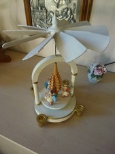 P4 / Erzgebirge KWO Olbernhau Pyramide 3 Engel  weiss Vintage / Npr. 175€