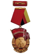 DDR Medaille Orden Banner der
