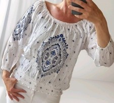 Hübsche Carmen Bluse Gr 170/176/36/38 weiß blau gemustert vonPage young