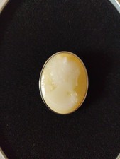 Kamee Brosche in Silberfarben 4,5 cm