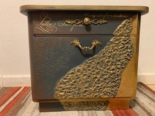 Ein luxuriöser Designer-Kommode, dekoriert mit Blattgold 56x48x39 cm,