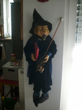 Zwei große Figuren / Puppen