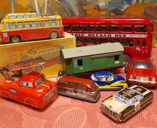 Blechspielzeug, 8 Fahrzeuge, Bus, Auto, Feuerwehr, Eisenbahnwagen, bespielt
